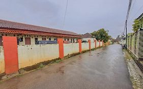 OYO Life 93590 Penginapan Palapa 10 Syariah